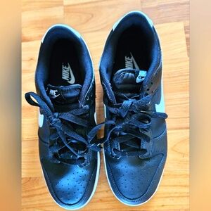 Mens Nike Dunks Black & White - Size 8
